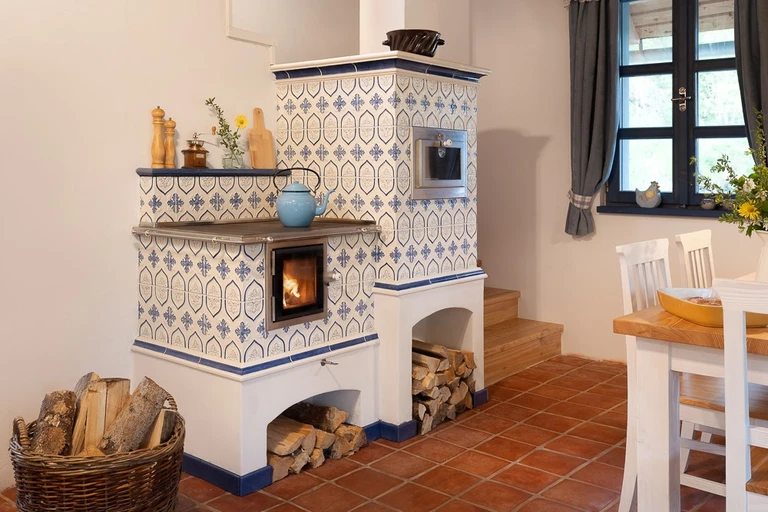 KVALITNÍ A STYLOVÁ KOVÁNÍ NA KACHLOVÁ KAMNA