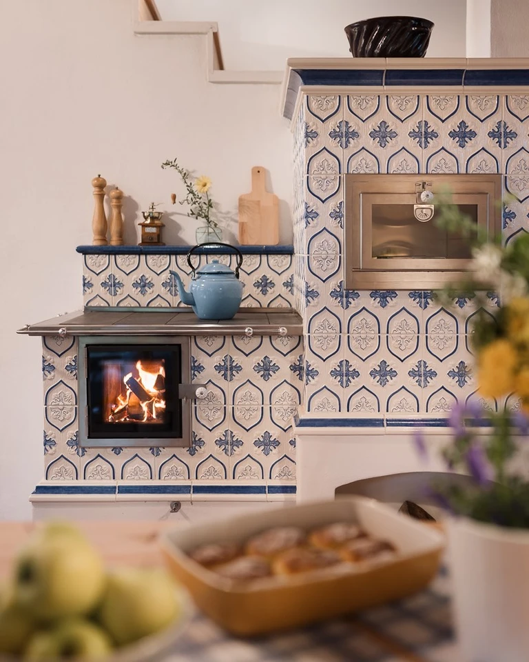 KVALITNÍ A STYLOVÁ KOVÁNÍ NA KACHLOVÁ KAMNA